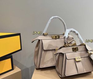 Fendibags tote çanta yüksek çözünürlüklü mizaç işyeri işe gidip gelme moda tasarımcı çantası tek omuzlu fendu çanta yavru kedi çanta cep organı kadın fendibags 432