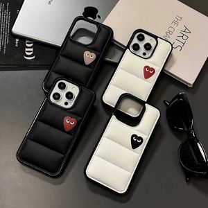 Cell Phone Cases Luxury Cute Cartoon Love Label Down Jackets Phone Case For Iphone 15Promax 15Pro 15 14Pro 14 13Pro 13 12 11 Pro Max Back Cover J240426