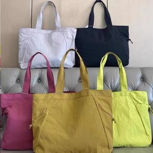 Mode Lu Tote Bag Bag Women Travel Outdoor Purse Bag Handbag Sports Coin Gym 18L Outdoor Designer Shopper Telefonpåsar Running Casual B LWTD