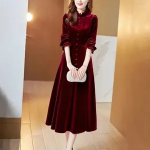 Casual Dresses Wine Red Golden Velvet Dress Spring och Autumn Women's High End Temperament Long Style