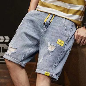 Mäns jeans Mens Loose Five Piece Denim Shorts Byxor Casual Elastic Midje Hole Korean Fashion Q240427