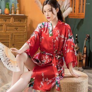 Abbigliamento etnico in stile giapponese signore notturna notte estate autunno di seta sottile fiore di pavone a pavone cardigan accappatoi sexy kimono 2024