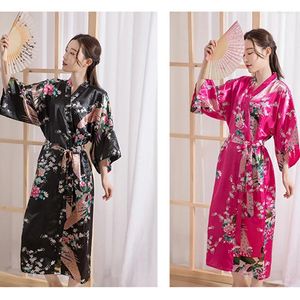 Etniska klädkvinnor Robe Loose Flower Peacock Print Kimono Bathrobe Dress Bride Bridesmaid Wedding Satin bekväm pyjamas Sexig