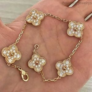 Jewelrys Bracelets Designer Van Clover Bracelet 2024 Luxury Charm Pearl 4 Pieces 18k Gold Necklace Earrings Wedding Laser Brand V0zn