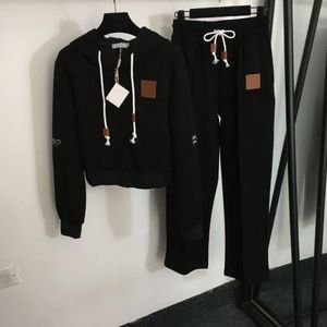 Tiles de faixa feminina Duas peças conjuntos para mulheres com capuz designer bordado estilo slim jumpers woman tracksuit autunmn primavera definida