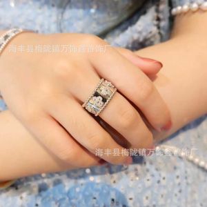 Designer charm V Gold Plated Midas High Quality kaleidoscope Ring with Diamond Beads for Women Lucky Grass