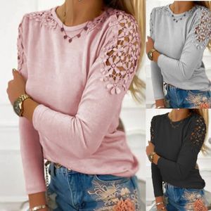 Women Fashion Long Sleeves Slim Lace Hollow T-Shirt Soft and Comfortable Thin Loose Tops Crew Neck Pullover Bottoming Shirt 240416