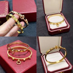 Designer di gioielli Rockstud Bracciale oro classico braccialetto da donna donna matrimonio per coppie marchio San Valentino regalo con scatola di qualità originale