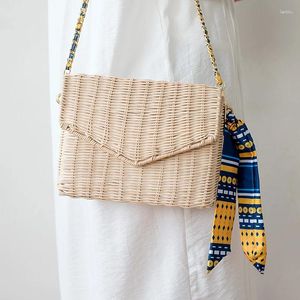 Bolsas noturnas 2024 Moda Rattan Straw Mulheres praia Crossbody Summer Sconds Bolsa