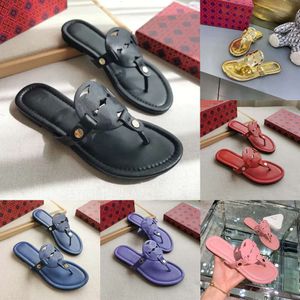 2024 Nya designer Tory tofflor Miller Soft Sandal Woman Famous Tisters Slide Charm Sliders Black Brown Naken Leather Plat-Form Womens Summer Beach EUR35-46