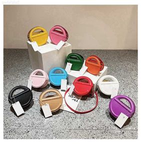 2024 Summer Small embreagem bolsas de círculo de círculos circulares Designer de bolsa Mulheres Crossbody Bag Classic Tell Bolsas de ombro muito redondas Bolsas de corpo cruzadas Mini Tote IGQ4