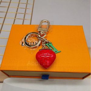 Nette rote Erdbeer -Schlüsselbund Marke Keychains handgefertigt Diamond Inlay Designer Autoschlüsselringe für Charm Jewelry Männer Frauen Liebhaber Gepäck Anhänger mit Originalbox