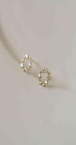 Goldtutu Pure 9K Gold Earrings Zircon Small Garland Fashion for Teens2021 Trend EarringStuds6164541