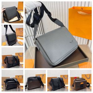 New designer bag men and women designer messenger bag classic Magnetic closed coated canvas leather Shoulder bag Crossbody bag