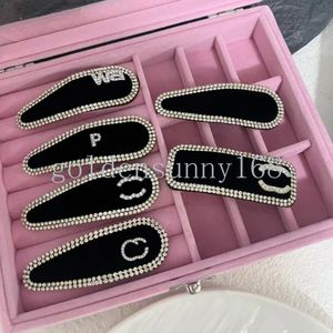 Simple Designer Exquisite Crystal Hair Clips Famous Vogue Women Brand Letter Printing Barrettes Hairpin Plush Hairclaw Fashion Accessories HairJewelry