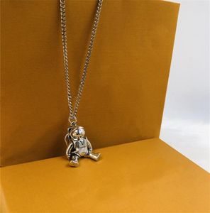 Astronaut Letter Sliver Pendant Necklaces Hip Hop Unisex Designer Chains Charm Personality Couple Accessories Gift for Lover Jewel4937849