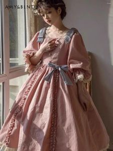 Casual Dresses French Style Retro Square Collar Spets sömmar söt broderi klänning Elegant Slim Lolita Heavy Industry Princess