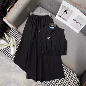 Two Piece Dress designer 24 Spring/Summer Sweet Cool Style Set Series Polo Collar Sleeveless Top Paired with Elastic Folded Half Skirt piece for Women HZKQ