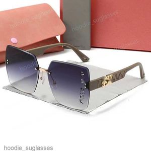 2024 Muis Designer Womens Oval Frame Glasses Uv Hot Selling Property Squared Sunglasses Metal Legs Miuss Letter Design Sunglasses with Box0NZK