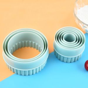 Kalıplar 8 parça/set plastik cupcake yuvarlak kurabiye kesici hamambaşı cilt kesici kek kalıp Diy hamur şekli kalıp pişirme aleti için kalıp