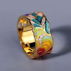 Anéis de banda Novo anel feminino 925 Silver Plated Moda Ring Gold Feather Zircon Ring Jóias de Jóias de Jóias Madeiras q240427