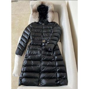 Designer Winter Down Jackets Womens Duck Longo Parkas Goose com Capuz de Belra Branco Casaco Mulheres Big Fox Fur Roupas quentes de Parka