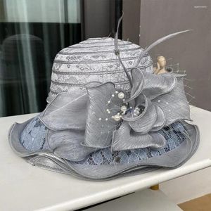 Breda brimhattar dubbellager mesh sun hatt elegant vintage stil kvinnors fiskare med spets bow faux pärla fjäderdekor för prom