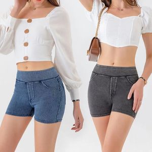 Shorts jeans esportivos e modernos para mulheres com cintura levantando o design do quadril 240418