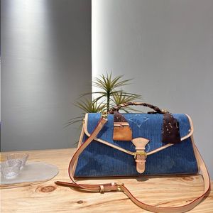 Louls Vutt maquiagem feminina designer de bolsa jeans enfermeira de luxo bolsa de ombro feminina bolsa de hardware grande saco de 24sss super original