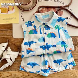 キッズベイビーファッション2ピース夏のビーチの幼児向けのセットセットボーイズノースリーブプリントトップシャツショート240426