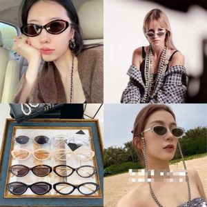 Fashion 2024 OFF Designer New Men's And Women's Sunglasses Off Small Fragrant Cat's Eye Ins Tidy Pearl Chain Net Red Ch5424 Original Quality