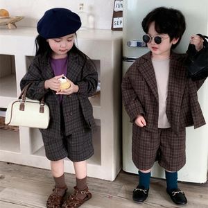 Roupas conjuntos crianças 2024 Spring Autumn Plaid Suit Jacket Boys and Girls Baby Retro Shorts Casual Simples Duas peças Conjunto