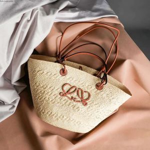Loewew Bag Woven Woven Designer Bag Beach Bags Raffias Loeweee Luxury Straw Bag Fashion Fashion Womens Shourdle Bag Personality Straw Women Tote 8144