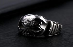 Homens e mulheres na Europa e nos Estados Unidos Skull Ring Steel Man039s Personalidade Aço Anterior Ringue6735457