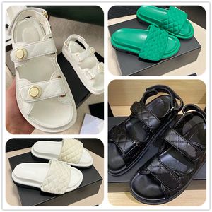 Kappy Designer Slajdes Sandały Platforme Klasyczne Y2K Summer Beach Outdoor Sandals Sandals Sandals Tepossed Miękki płaski diament z pudełkami z pudełkami