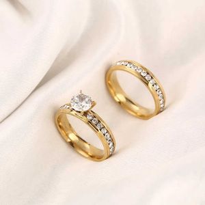 Anéis de casamento Um par de anéis de casamento aço inoxidável charme de pedras preciosas anel de engajamento de cristal para homens homens de jóias presentes