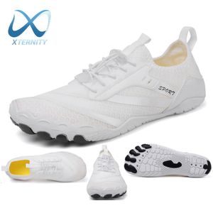 Sapatos aquáticos Ultralight Aqua Summer Mulheres de água sem lips de água respirável Barefoot Sneaker nadando a montante Wading 240416