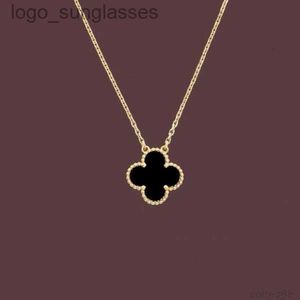 Designer Van Clover Bracelet Fashion Pendant Necklaces for Women Elegant 4/four Leaf Clover Locket Necklace Highly Quality Choker Chains Jew