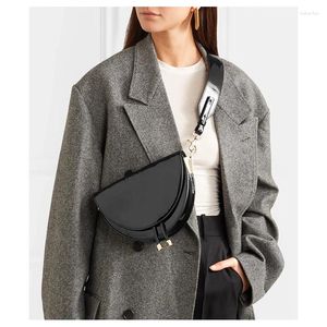 Torby na ramię Daunavia Crossbody Women Odzież Połowa okręgu okładka Pu skórzana moda