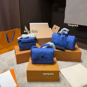 24SS Erkek ve Kadınlar Evrensel Lüks Tasarımcı Keepall Kabartmalı Yastık Çantası Kadın Çanta Omuz Çantası Crossbody Bag Xedi