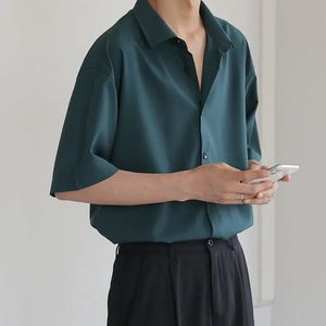 Camisas de manga curta de verão para homens finos negócios de luxo casual solto all-match verde escuro Harajuku Half-manga Men camisa de vestido 240425
