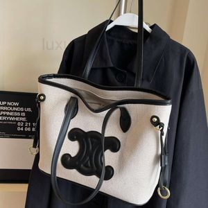 Bolsas femininas CE CE Split Cel Balde Designer Bag Canvas Messenger Leather Bucket Bag Cowhide tem uma bela bolsa de lona para feminino novo 2024 Fashion Korea ZKBE