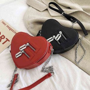Axelväska plånböcker och handväska mode röd kärlek hjärtformkedja crossbody väska damer purmkoppling 1115 296m