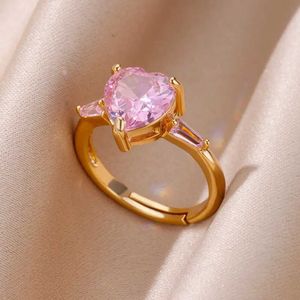 Bröllopsringar rosa zirkon hjärtringar för kvinnor guld färg rostfritt stål justerbar hjärtring trend bröllop estetiska smycken gåva