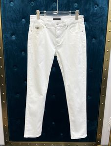 2024 Spring Autumn Remoding Letter Stampa con cerniera jeans maschile strappato per i pantaloni a matita per uomo lavato leggero wcnz126