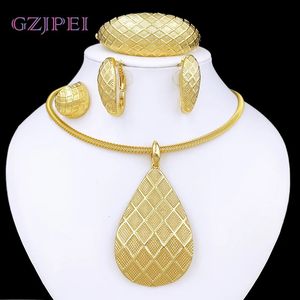 Jewelry Set For Women Fashion 18K Gold Plated Africa Nigeria Jewelry Full Set Grid Pattern Necklace Earring Ring Bracelet Trendy 240425