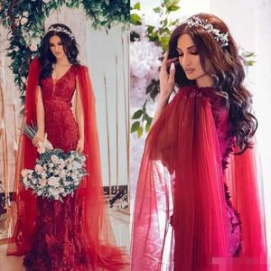 Wine Red Lace Mermaid Elegant Evening Dresses Sweep Train V Neck Appliced ​​Long Arabic Formal Party Gowns Vintage Cape Prom Wear for Women Intage