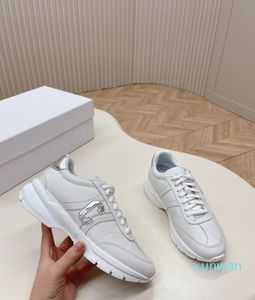 Luxury design new casual sneakers Small white shoes TPU outsole casual shoes for women and men