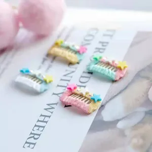 Abbigliamento per cani Accessori per capelli Accessori per paillettestri di paelette per compagnia e formicolio pettine a due colori a due punte a stella diamante 2,3 cm