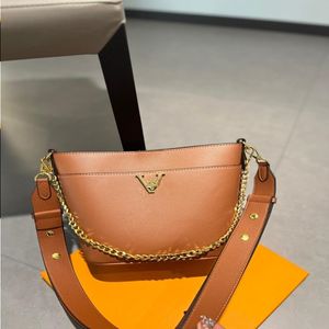 Damski luksusowy designerka 24SS torebka torebka torebka na ramię w torbie crossbody torba na zakupy torebka makijażu 20cm nmqsx